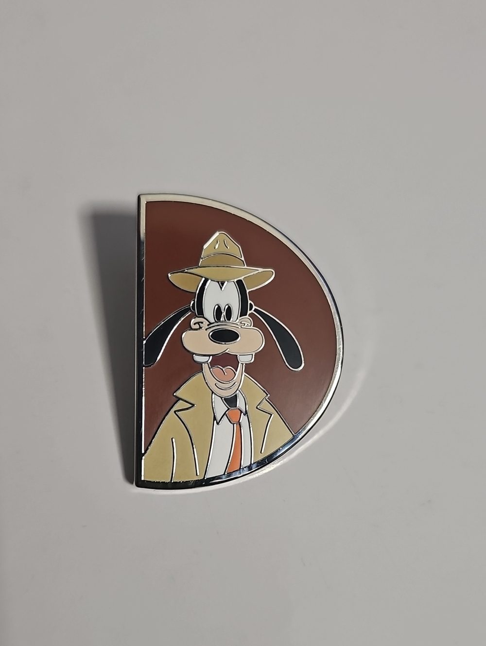 Disneyland (DLR) Daring Detectives Magnifying Glass Mystery Pin GOOFY